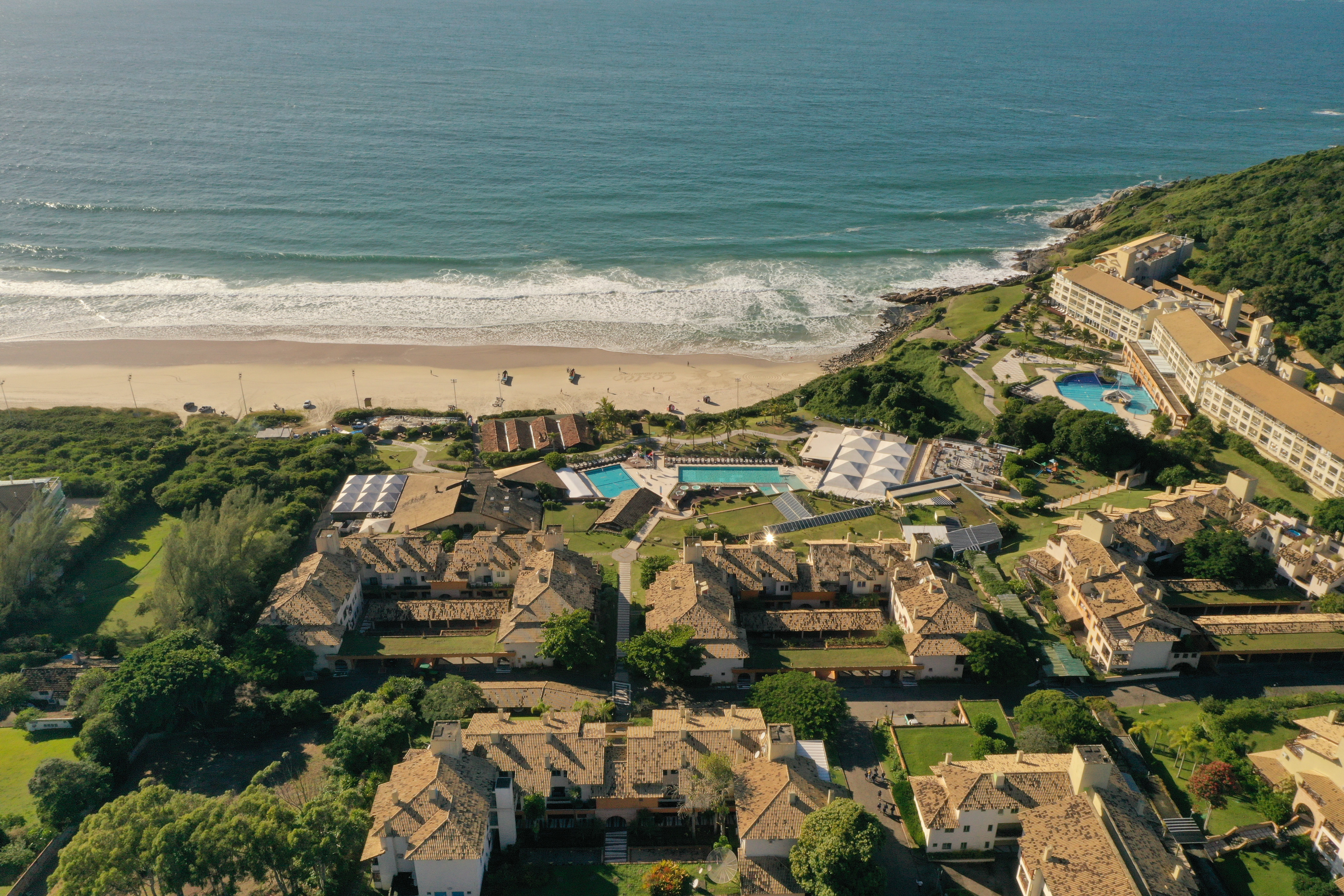 vista superior do costão do santinho